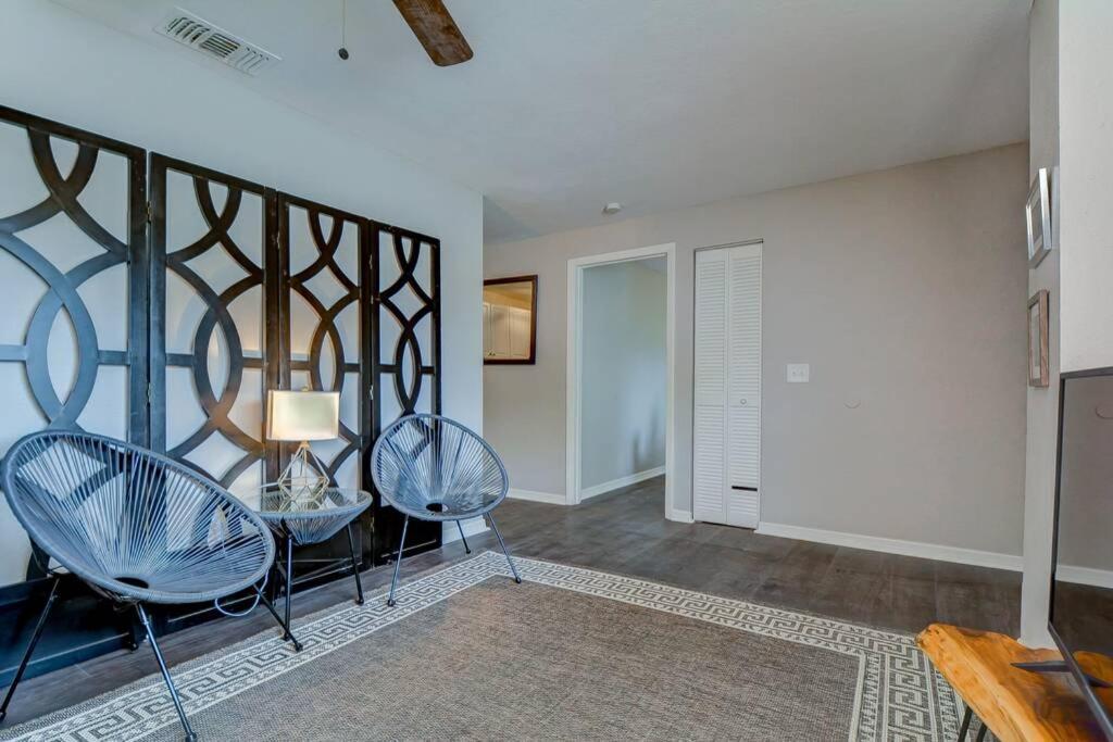 Driftwood Castle Urban Oasis With Firepit Near Convention Center And Amalie Arena, Room For 6 Tampa Exterior photo